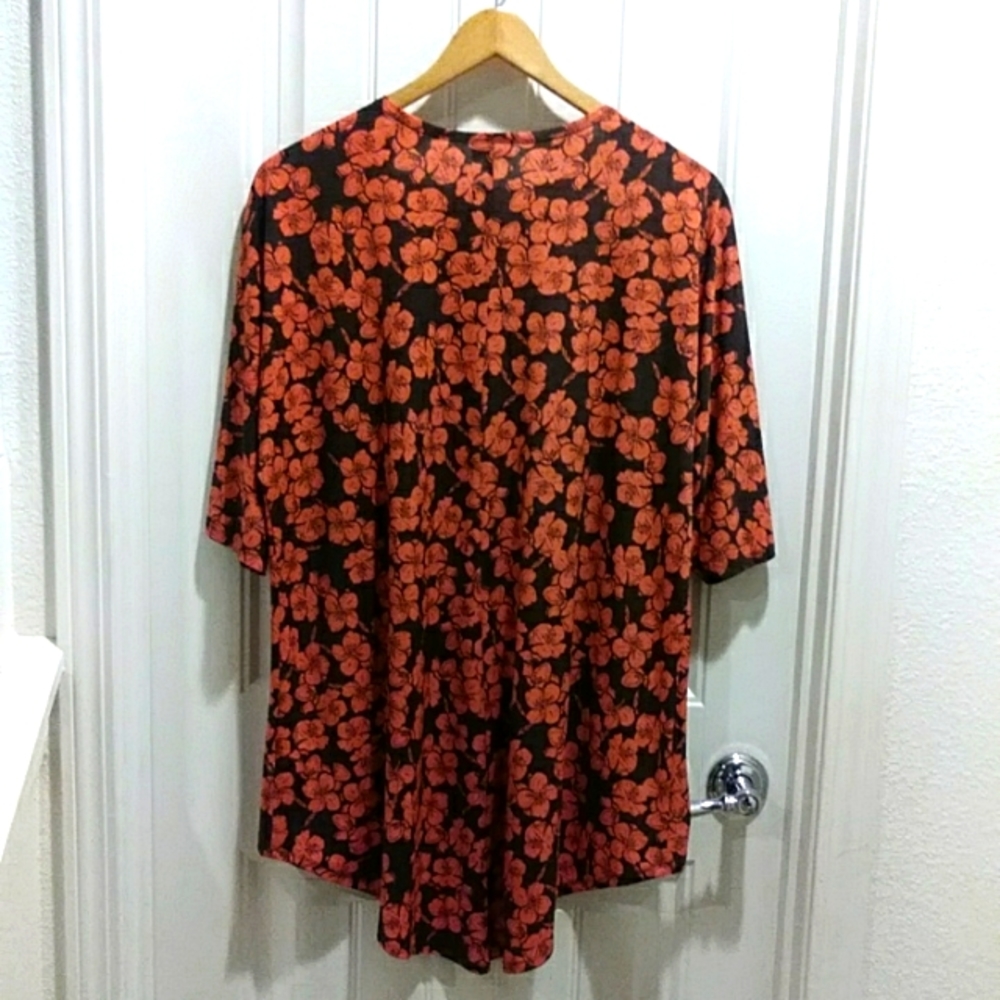 NWOT Lularoe Hibiscus Monroe - Picture 2 of 5